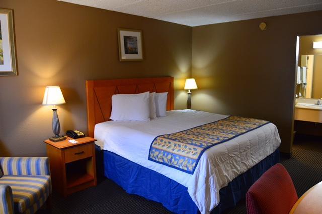 Americas Best Value Inn Ларедо Екстериор снимка